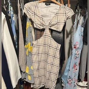 This dress is very stretchy and fits curves PERFECTLY.